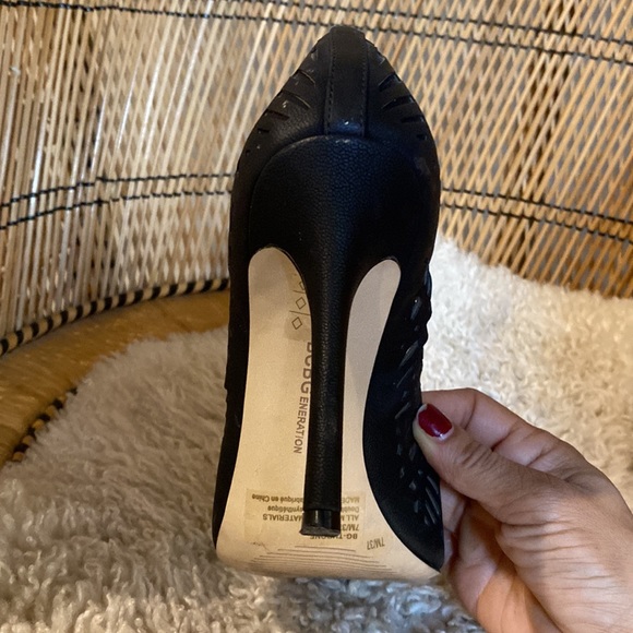 BCBG black peekaboo heels - Picture 7 of 10